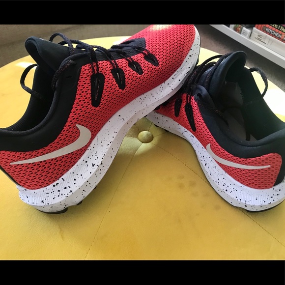 nike quest 2 se red